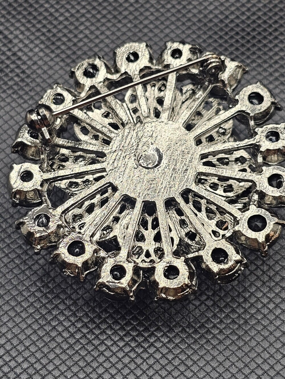 Black Rhinestone Round Brooch - Picture 3 of 3
